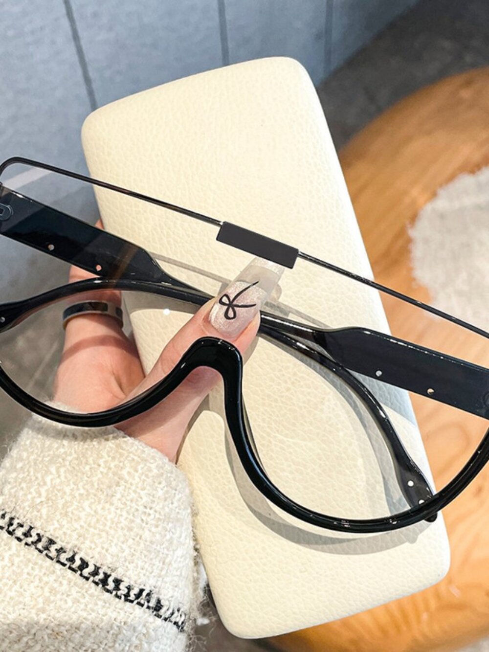 Rimless Shield Sunglasses Black/Clear